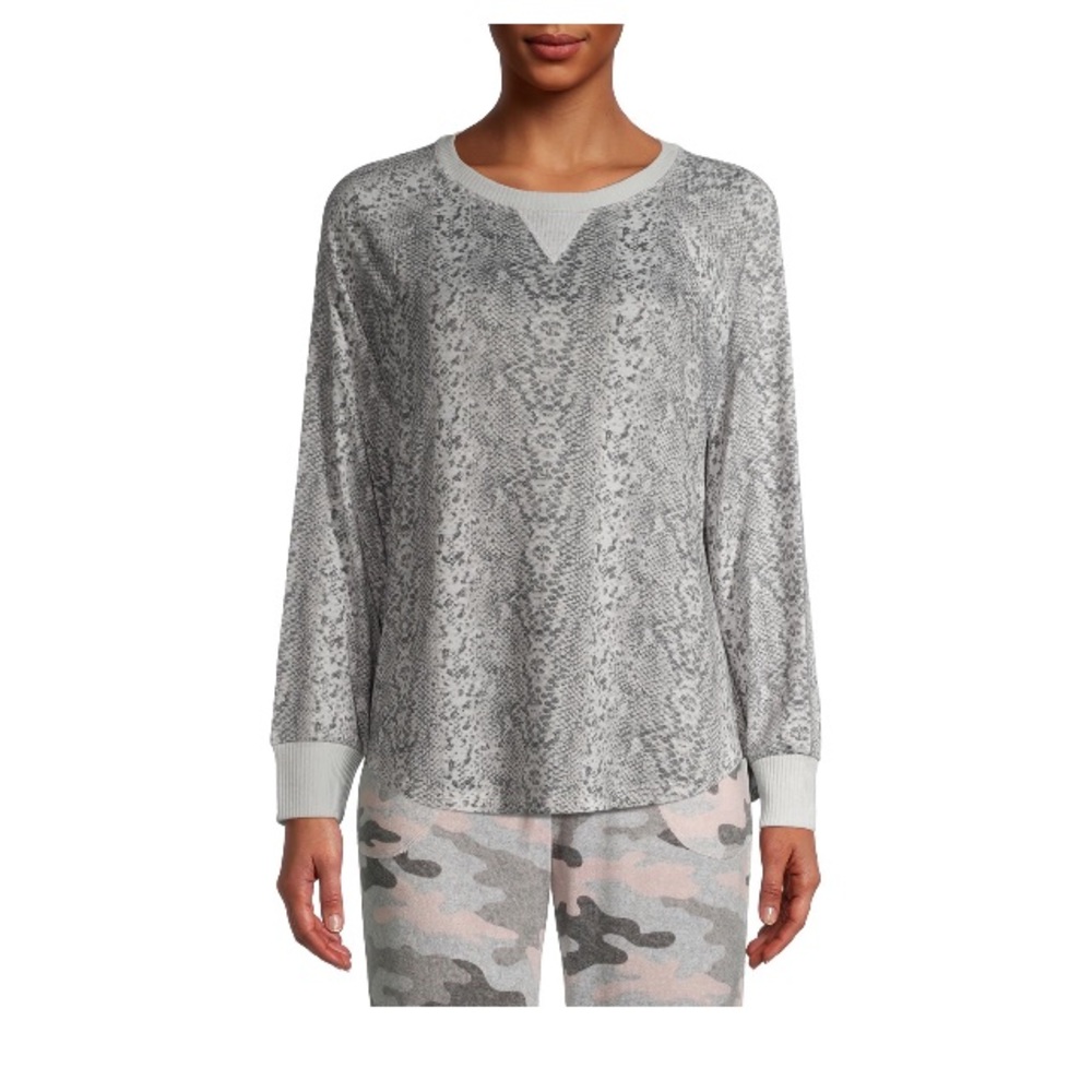 NWT Women's Snake Hacci Pajama Top